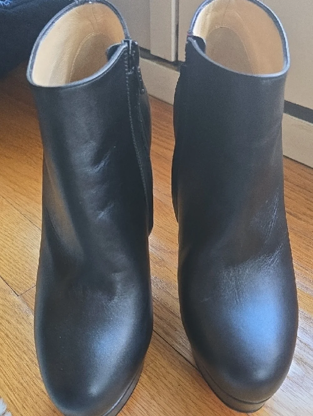 Black Leather High-Heel Platform Ankle Boots - Picture 2 of 6